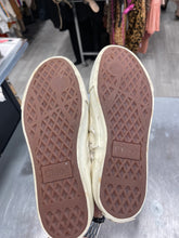 Load image into Gallery viewer, Chloe Women Shoe Size 37
