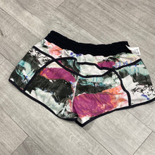 Load image into Gallery viewer, Lulu Lemon Athletic Shorts Size 8
