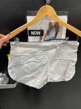 Load image into Gallery viewer, Lulu Lemon Athletic Shorts Size 6 3468
