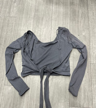 Load image into Gallery viewer, Lulu Lemon Athletic Top Size 4 6693

