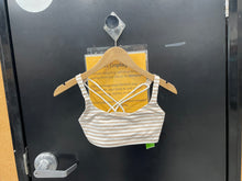 Load image into Gallery viewer, Lulu Lemon Sports Bra Size 6 7390
