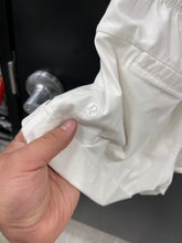 Load image into Gallery viewer, Lululemon Athletic Shorts Size 4 4051
