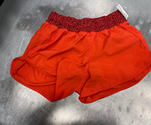 Load image into Gallery viewer, Lulu Lemon Athletic Shorts Size 7/8
