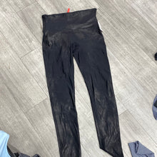 Load image into Gallery viewer, Spanx Athletic Pants Size Large
