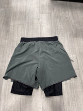 Load image into Gallery viewer, Lulu Lemon Athletic Shorts Size Small 6154
