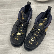 Load image into Gallery viewer, Nike Black Gold Athletic Shoes Mens 10

