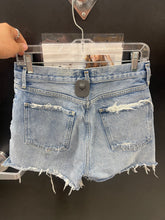 Load image into Gallery viewer, Agolde Shorts Size 3/4
