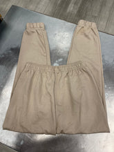 Load image into Gallery viewer, Gymshark Athletic Shorts Size 7/8
