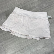 Load image into Gallery viewer, Lulu Lemon Athletic Skirt Size 6
