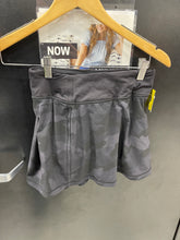 Load image into Gallery viewer, Lulu Lemon Athletic Shorts Size 0 4719
