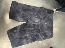 Load image into Gallery viewer, Lulu Lemon Athletic Shorts Size 2 0036
